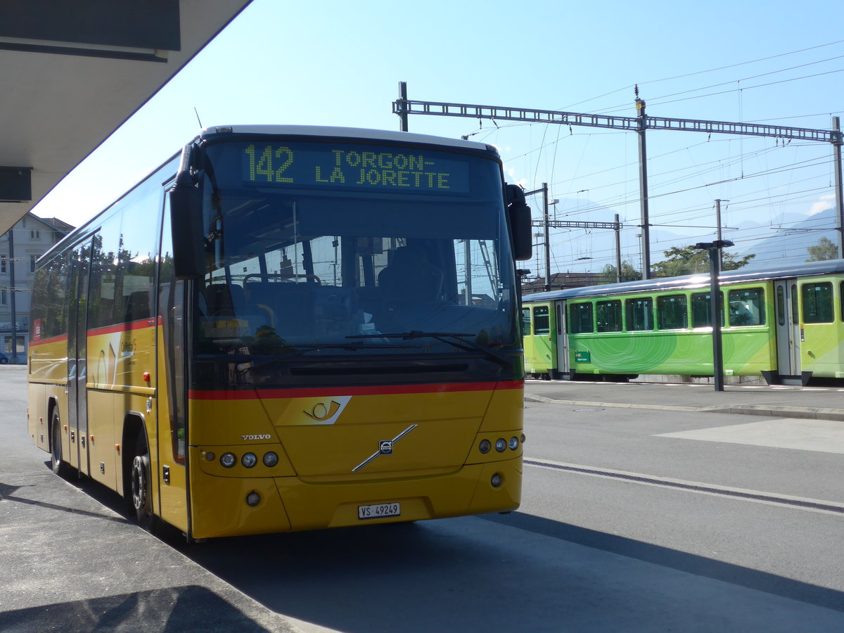 (175'092) - TPC Aigle - VS 49'249 - Volvo am 24. September 2016 beim Bahnhof Aigle