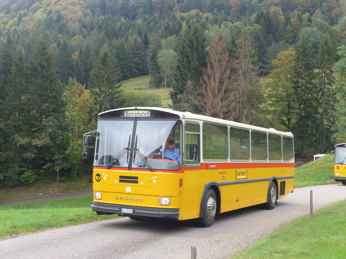 (175'335) - Wthrich, Ursenbach - Nr. 5/BE 10'185 - Saurer/Tscher (ex Schrch, Gutenburg Nr. 5; ex Engeloch, Riggisberg Nr. 5; ex P 25'668) am 2. Oktober 2016 am Scheltenpass (Solothurnerseite)