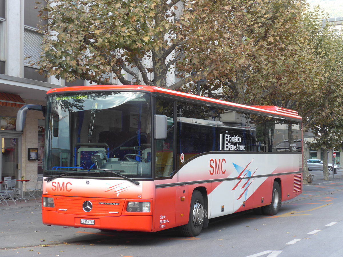 (175'558) - SMC Montana - Nr. 40/VS 290'740 - Mercedes am 9. Oktober 2016 beim Bahnhof Sierre (prov. Haltestelle)