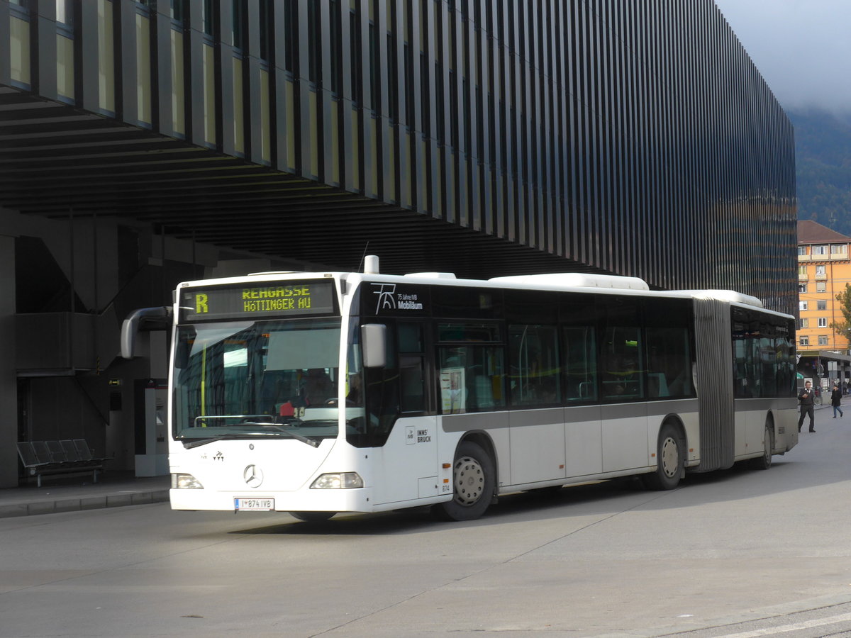 (175'866) - IVB Innsbruck - Nr. 874/I 874 IVB - Mercedes am 18. Oktober 2016 beim Bahnhof Innsbruck