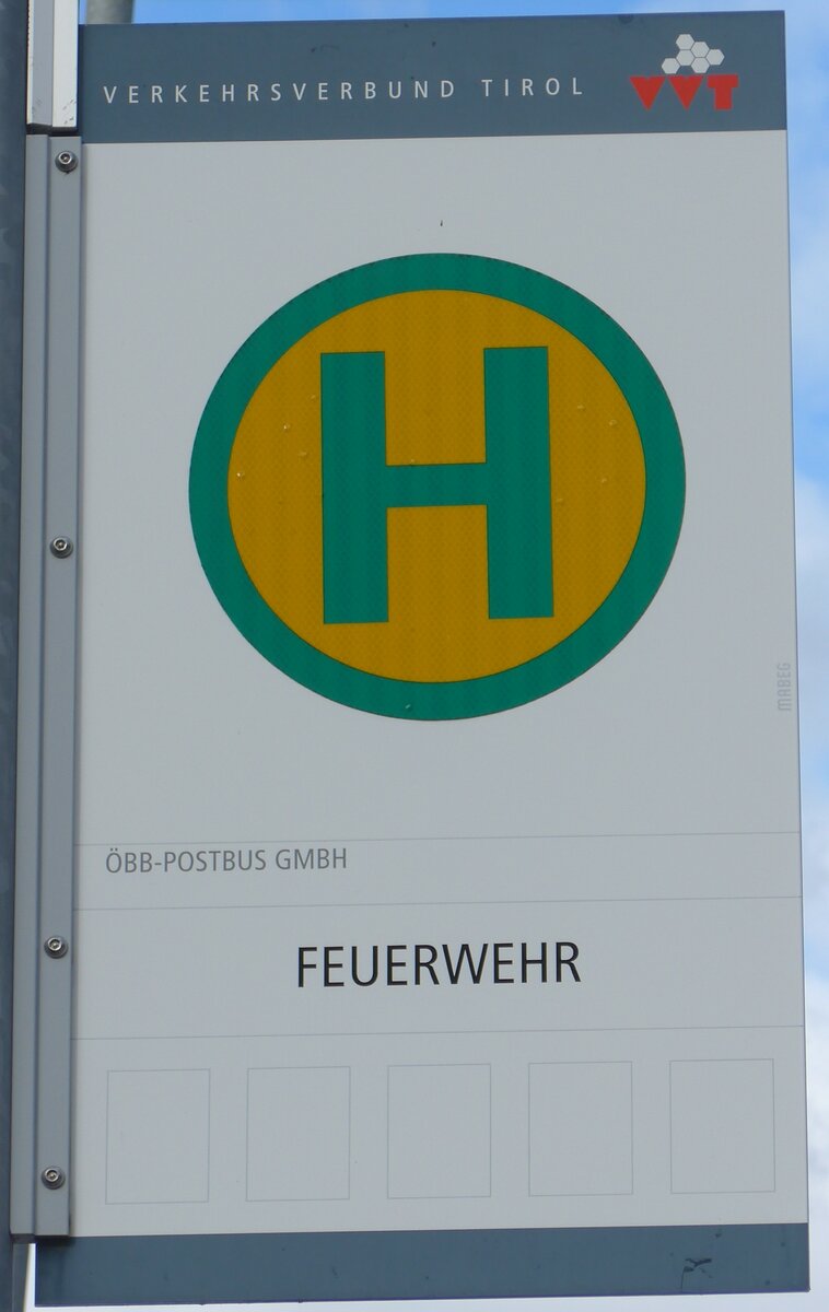 (176'037) - BB-POSTBUS-Haltestellenschild - Jerzens, Feuerwehr - am 20. Oktober 2016