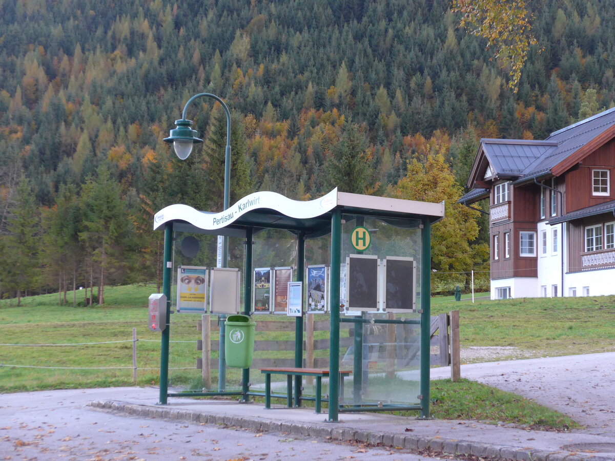 (176'104) - ZVB-Haltestelle am 20. Oktober 2021 in Pertisau, Karlwirt