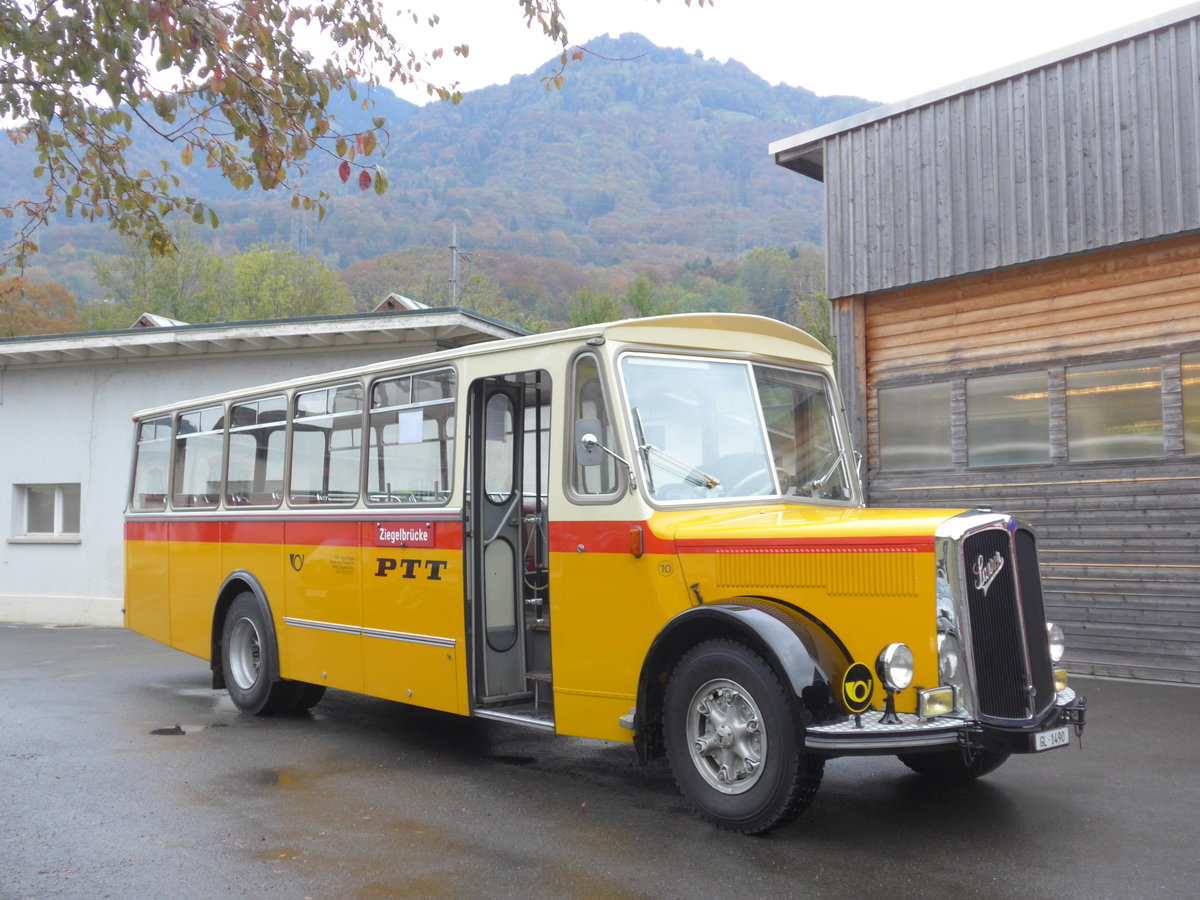 (176'317) - Biegger, Uster - Nr. 10/GL 1490 - Saurer/R&J (ex Sidler, Sempach) am 23. Oktober 2016 in Ziegelbrcke, Museum