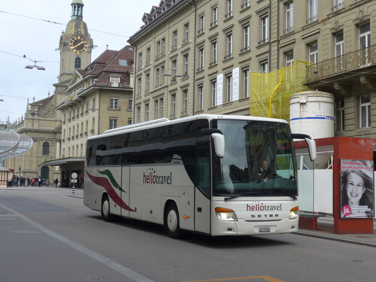 (176'683) - Hellotravel, Root - LU 91'194 - Setra am 13. November 2016 beim Bahnhof Bern