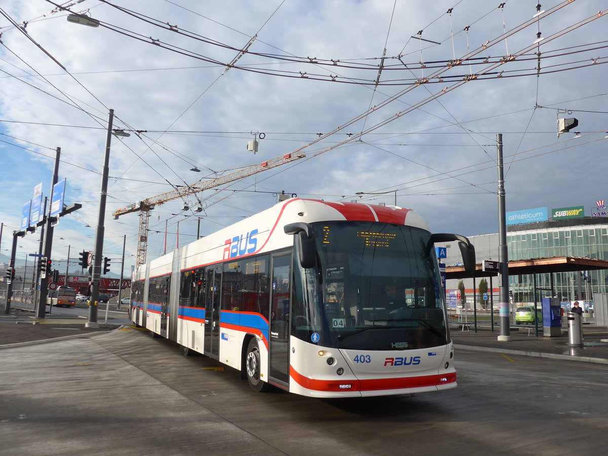 (177'164) - VBL Luzern - Nr. 403 - Hess/Hess Doppelgelenktrolleybus am 11. Dezember 2016 beim Bahnhof Emmenbrcke Sd