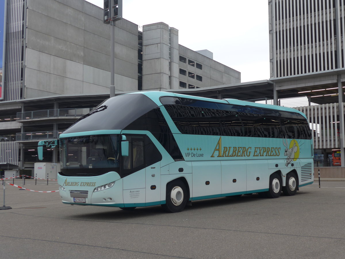 (178'497) - Aus Oesterreich: Fritz, Klsterle - BZ ALEX 2 - Neoplan am 10. Februar 2017 in Zrich, Flughafen