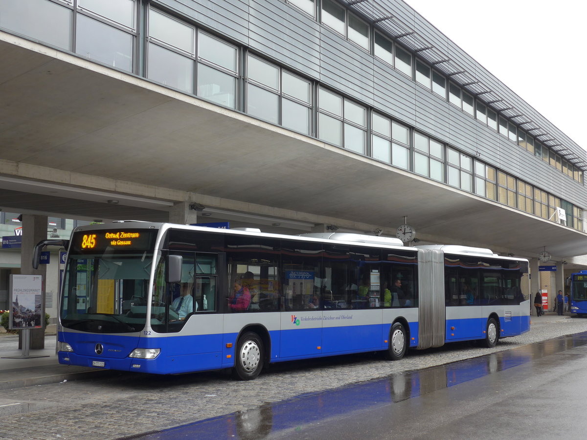 (179'640) - VZO Grningen - Nr. 122/ZH 771'122 - Mercedes am 16. April 2017 beim Bahnhof Uster