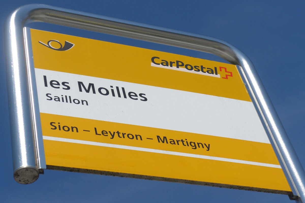 (179'957) - PostAuto-Haltestellenschild - Saillon, les Moilles - am 30. April 2017