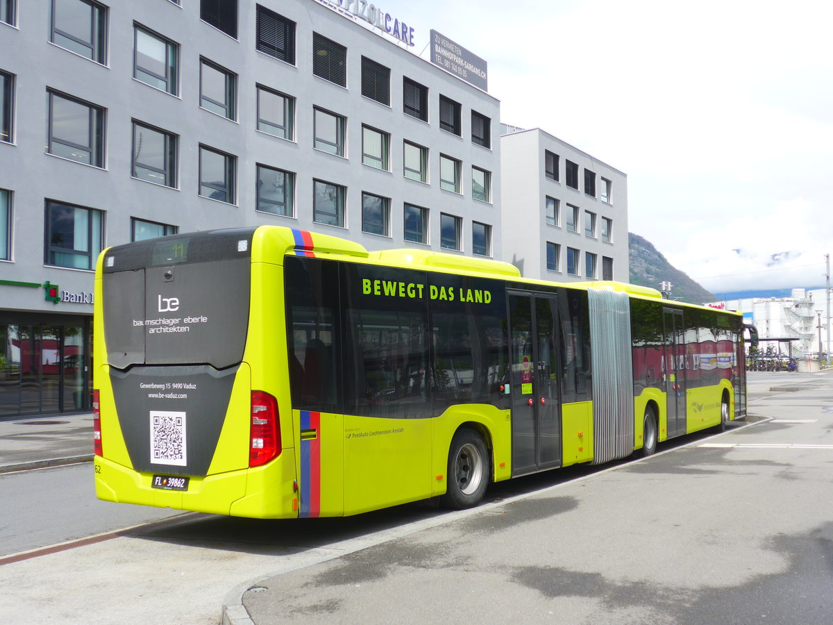 (180'009) - Aus Liechtenstein: LBA Vaduz - Nr. 62/FL 39'862 - Mercedes am 4. Mai 2017 beim Bahnhof Sargans