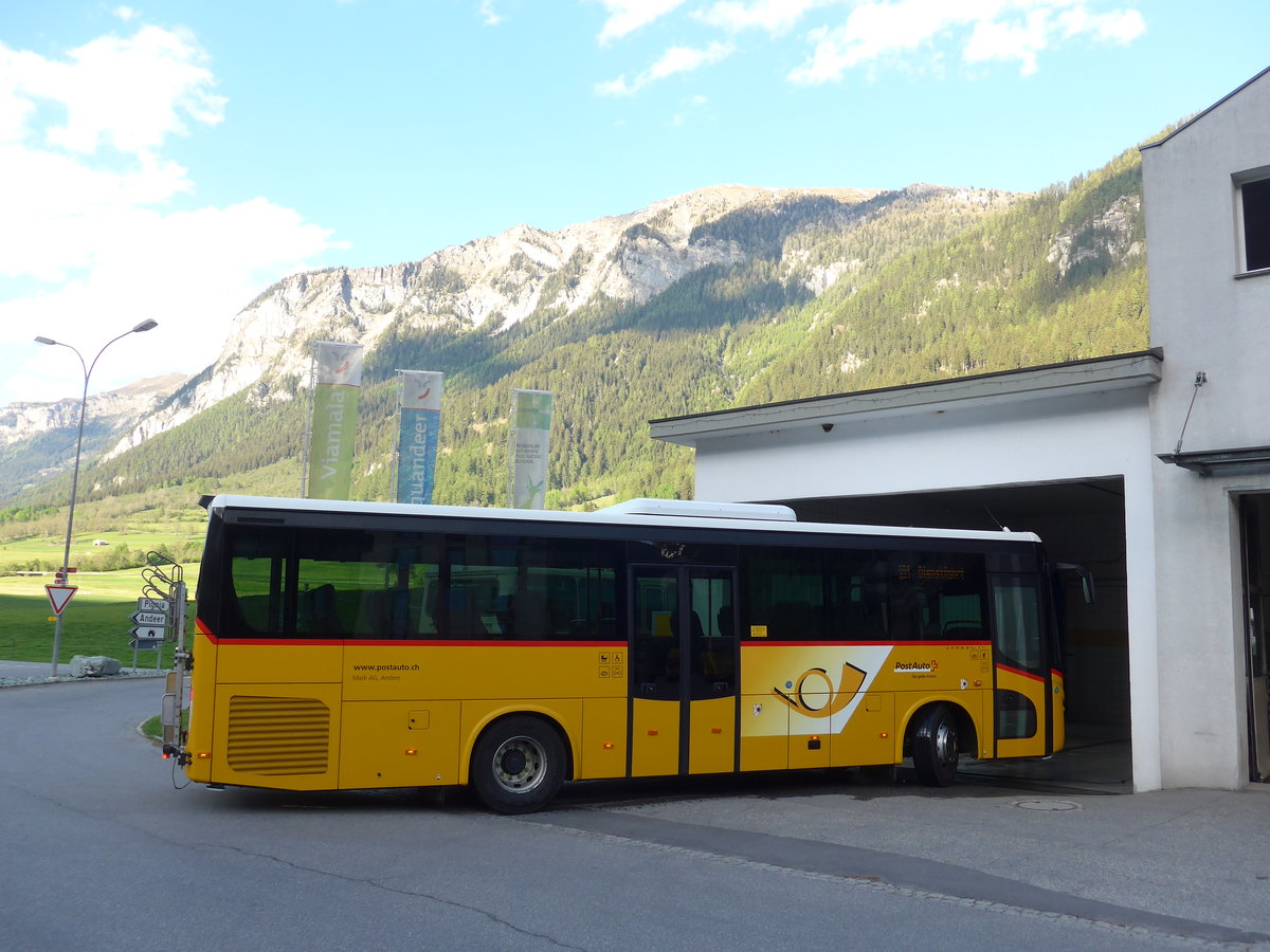 (180'436) - Mark, Andeer - GR 163'712 - Iveco am 22. Mai 2017 in Andeer, Garage