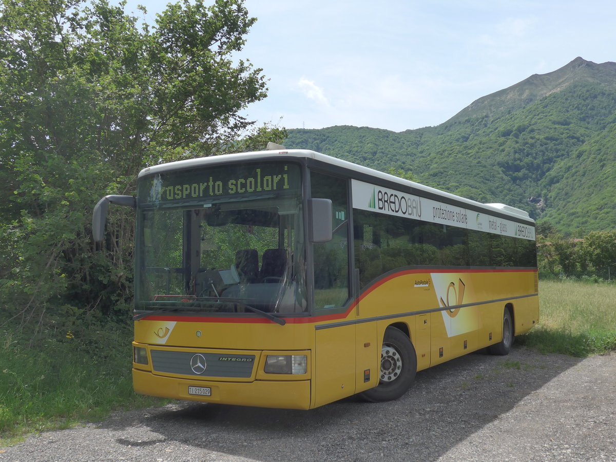 (180'568) - Ghezzi, Rivera - Nr. 10/TI 215'029 - Mercedes (ex AutoPostale Ticino; ex P 25'524) am 23. Mai 2017 in Rivera, Garage