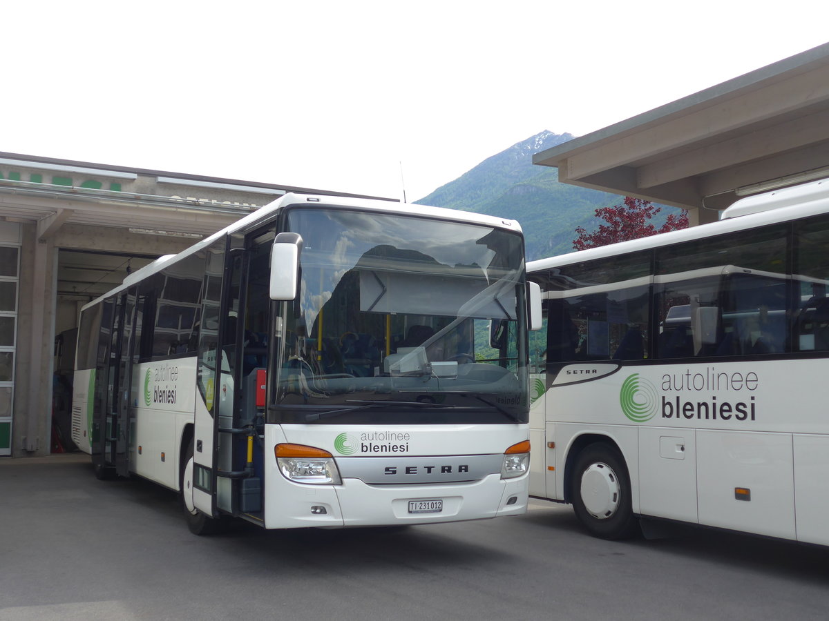 (180'615) - ABl Biasca - Nr. 12/TI 231'012 - Setra am 23. Mai 2017 in Biasca, Garage