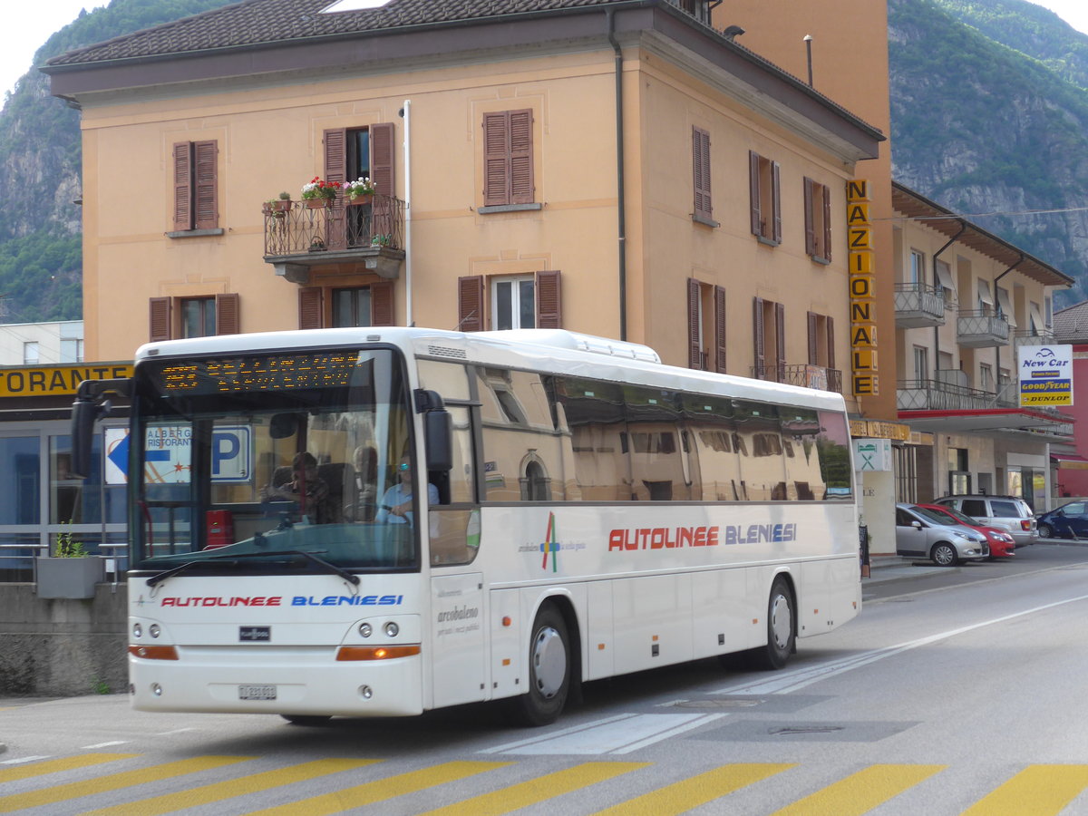 (180'634) - ABl Biasca - Nr. 11/TI 231'011 - Van Hool am 23. Mai 2017 beim Bahnhof Biasca