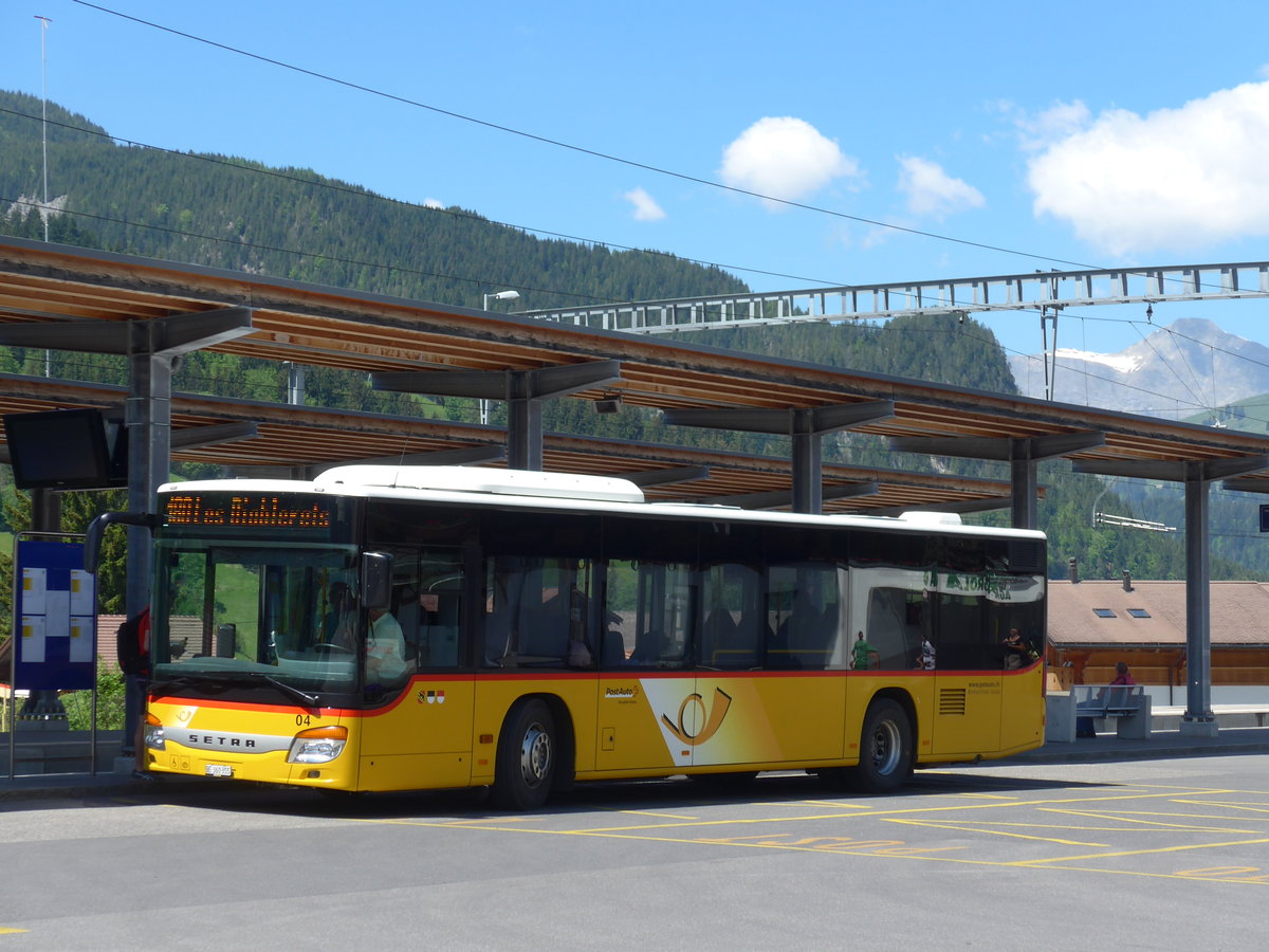(180'776) - Kbli, Gstaad - Nr. 4/BE 360'355 - Setra am 26. Mai 2017 beim Bahnhof Gstaad