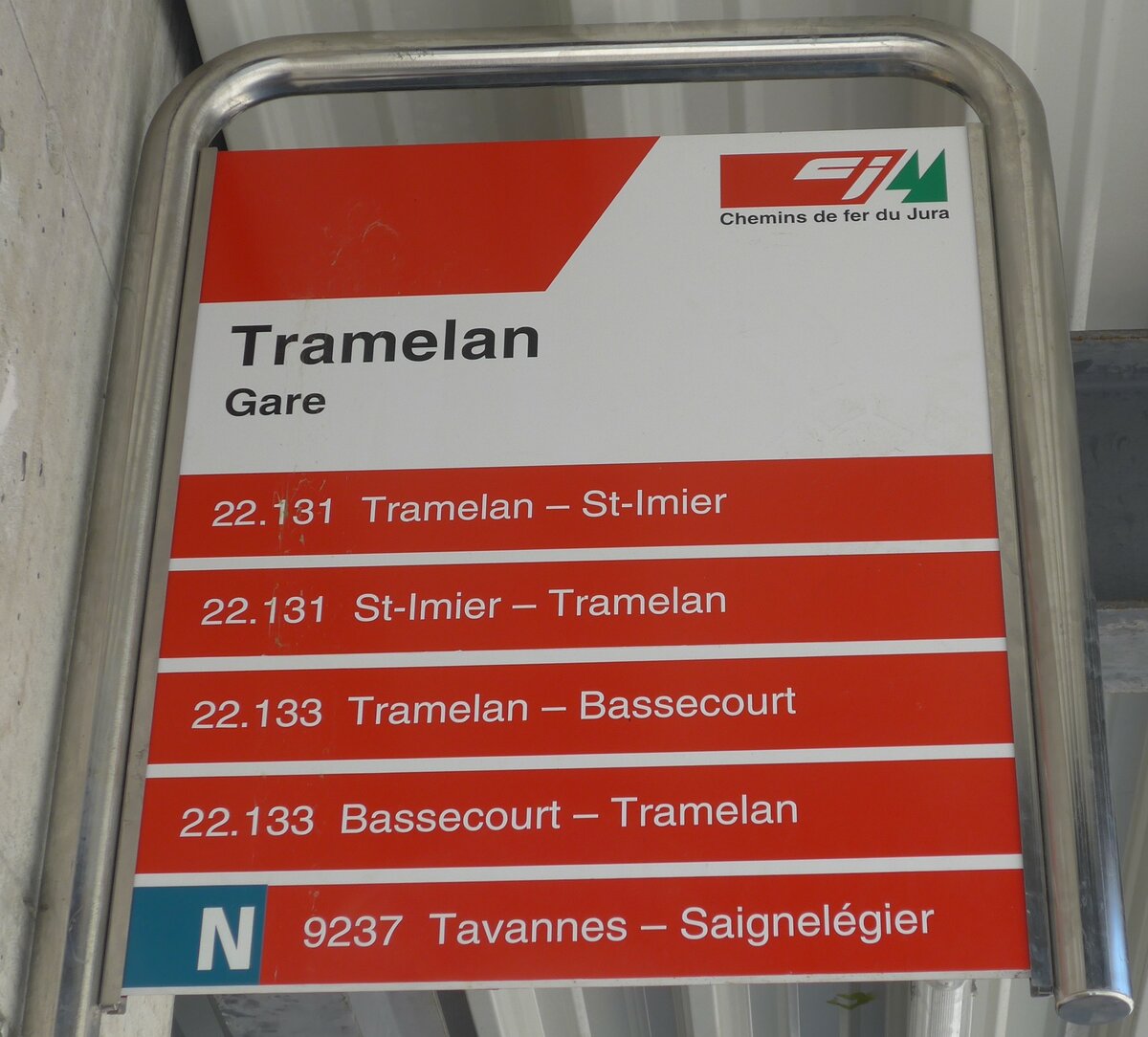 (181'042) - cj-Haltestellenschild - Tramelan, Gare - am 12. Juni 2017