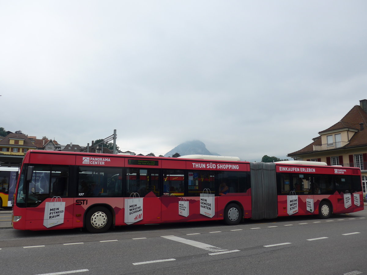 (181'360) - STI Thun - Nr. 137/BE 801'137 - Mercedes am 24. Juni 2017 beim Bahnhof Spiez