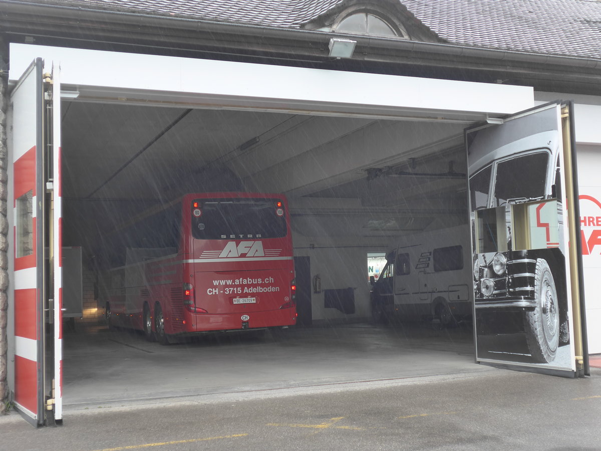 (181'721) - AFA Adelboden - Nr. 23/BE 26'709 - Setra (ex Blaguss, A-Wien Nr. 5402) am 1. Juli 2017 in Frutigen, Alte Garage