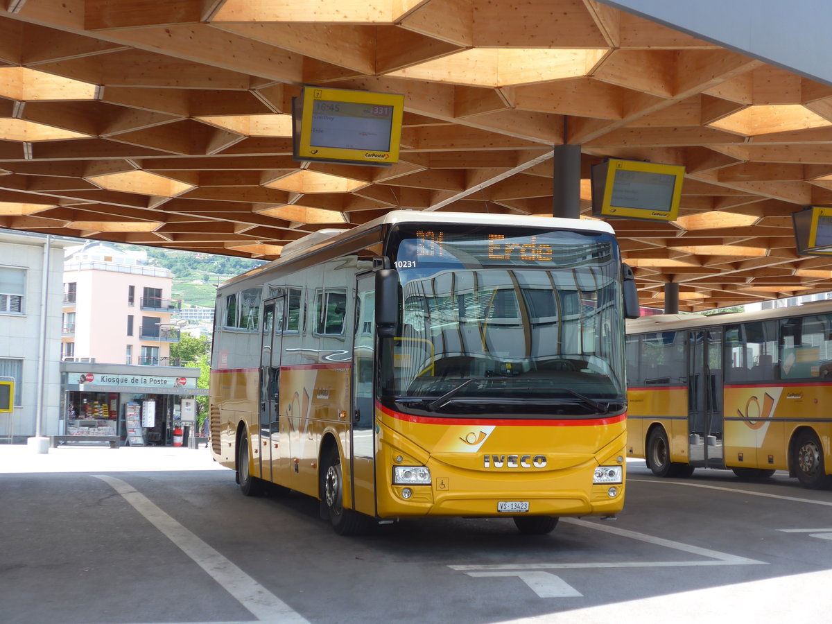 (182'200) - Evquoz, Erde - VS 13'423 - Iveco am 23. Juli 2017 beim Bahnhof Sion