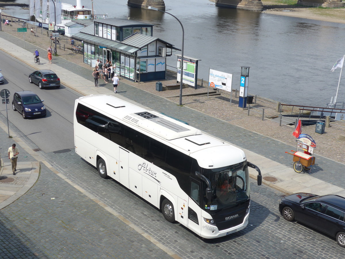 (182'909) - Aus Polen: Al-tur, Sandomierz - WOT 33'107 - Scania/Higer am 8. August 2017 in Dresden, Terrassenufer