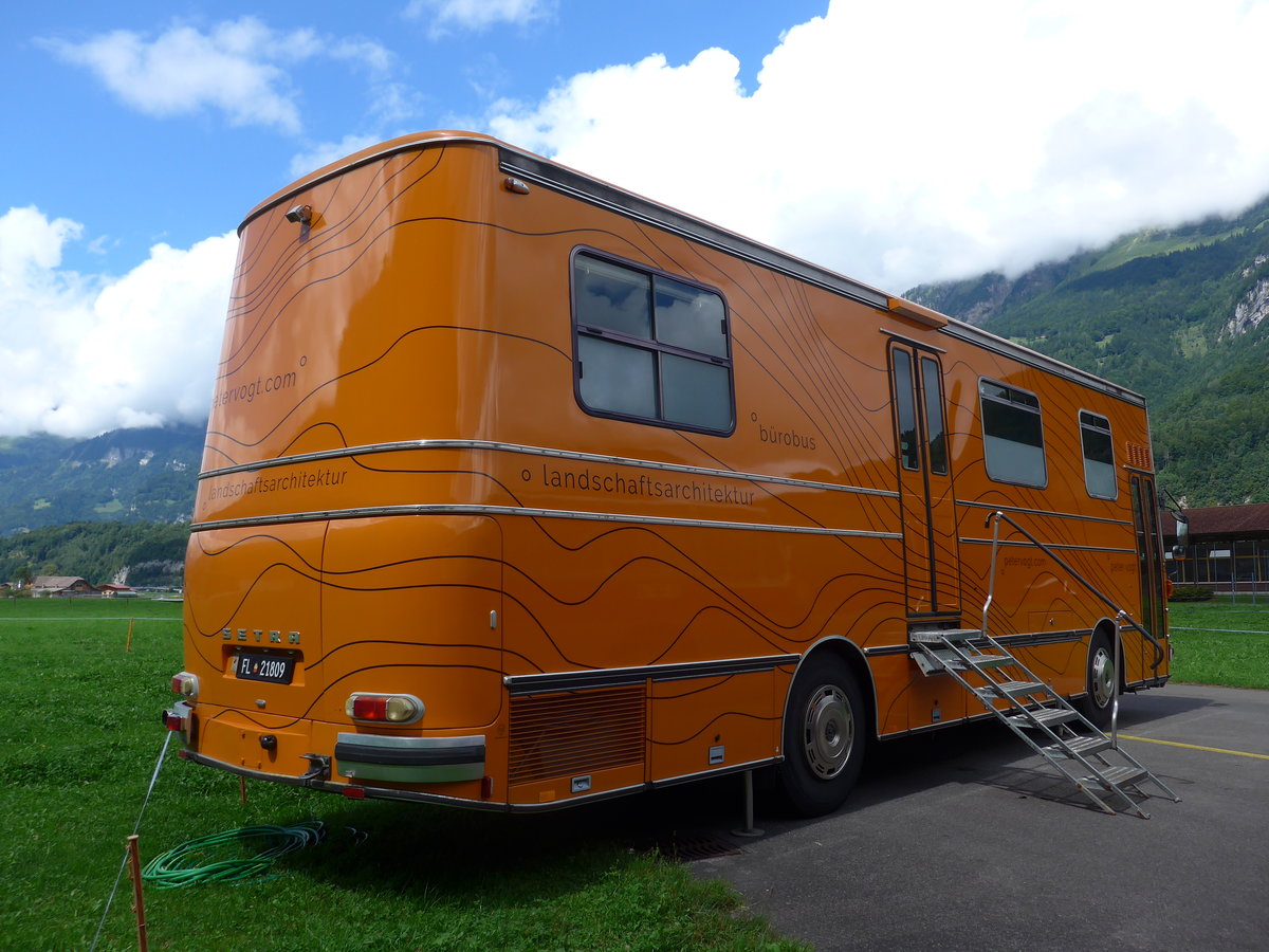 (183'626) - Aus Liechtenstein: Vogt, Vaduz - FL 21'809 - Setra am 19. August 2017 in Unterbach, Rollfeld