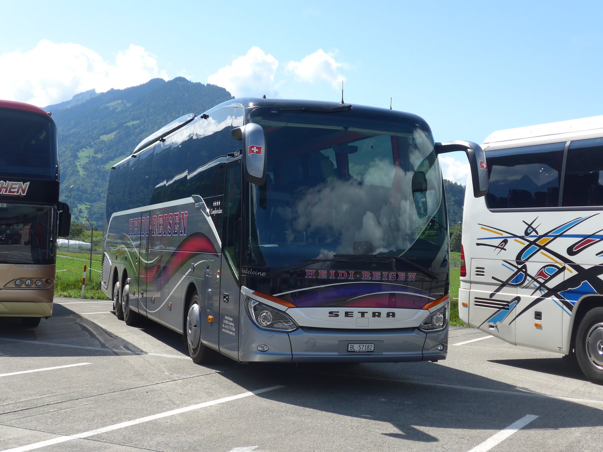 (184'594) - Heidi, Liesberg - BL 57'182 - Setra am 3. September 2017 in Interlaken, Flugplatz