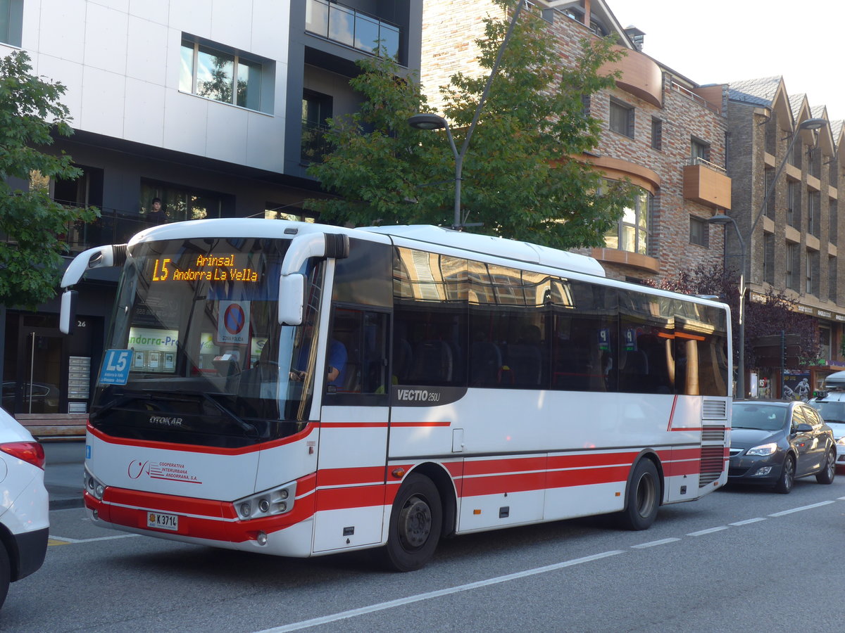 (185'412) - CIA Andorra la Vella - K3714 - Otokar am 27. September 2017 in La Massana, Les Entrades