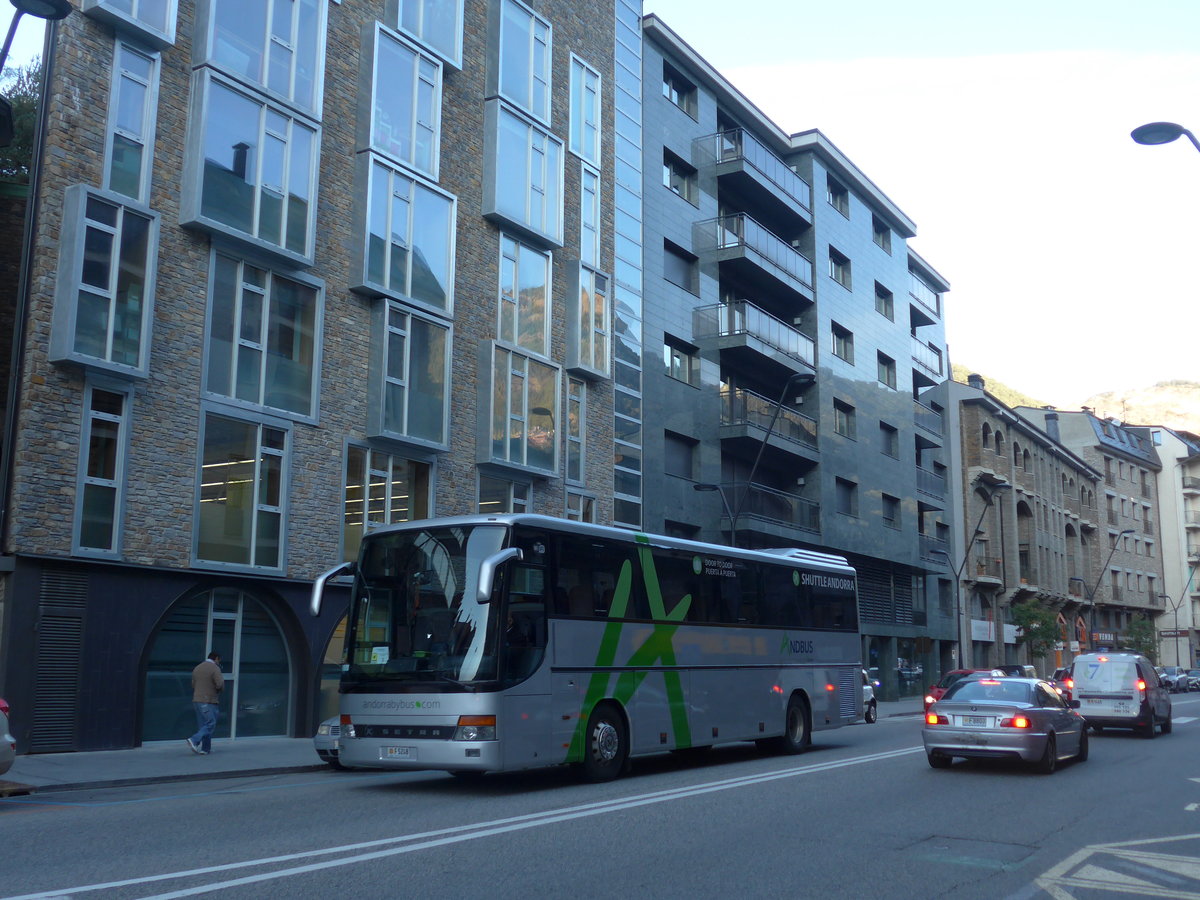 (185'452) - Andbus, Andorra la Vella - F5248 - Setra am 28. September 2017 in La Massana, Les Entrades