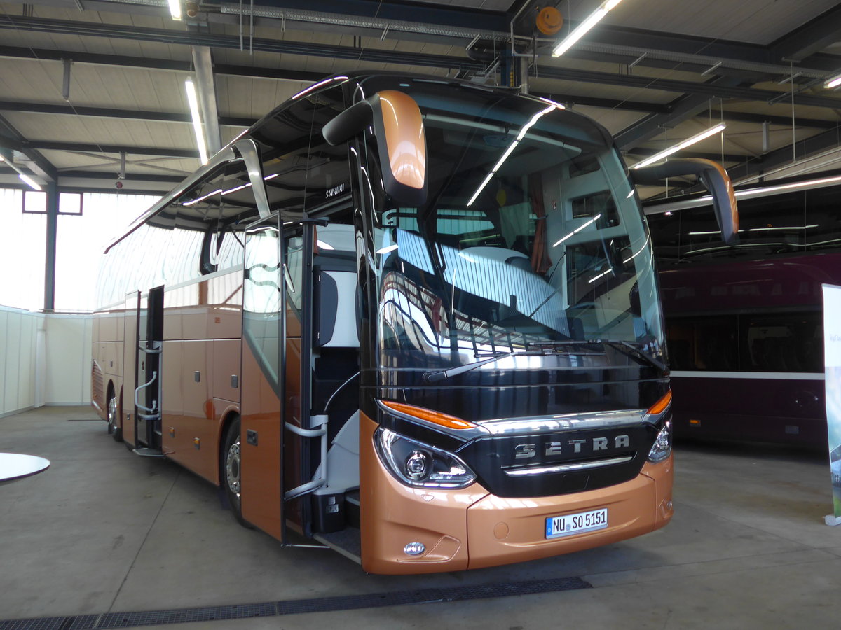 (186'187) - Aus Deutschland: Setra, Ulm - NU-SO 5151 - Setra am 3. November 2017 in Kloten, EvoBus