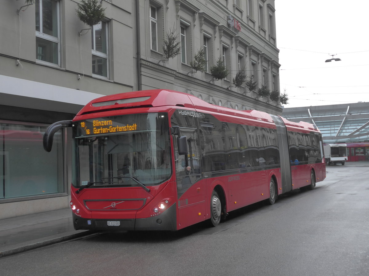 (186'527) - Bernmobil, Bern - Nr. 880/BE 832'880 - Volvo am 19. November 2017 beim Bahnhof Bern