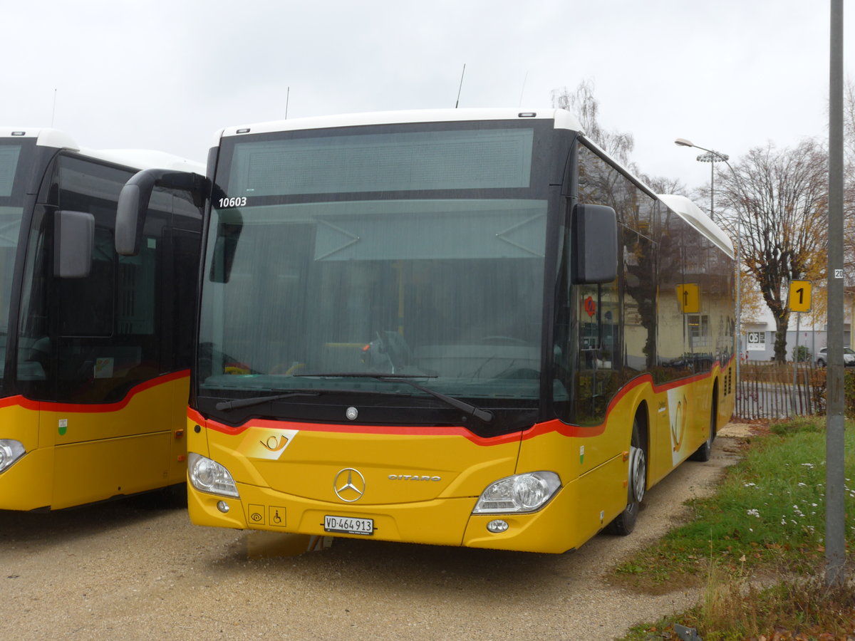 (186'633) - CarPostal Ouest - VD 464'913 - Mercedes am 25. November 2017 in Yverdon, Garage