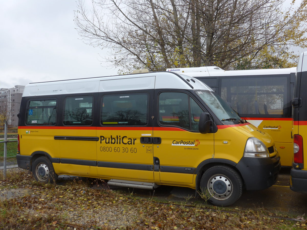 (186'643) - CarPostal Ouest - PID 3935 - Renault am 25. November 2017 in Yverdon, Garage