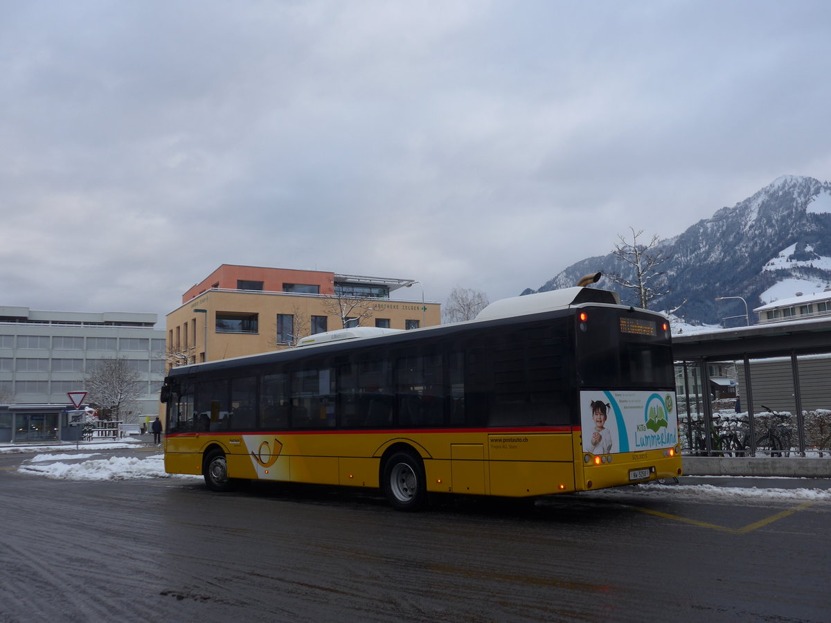 (186'806) - Thepra, Stans - Nr. 18/NW 5258 - Solaris am 9. Dezember 2017 beim Bahnhof Stans