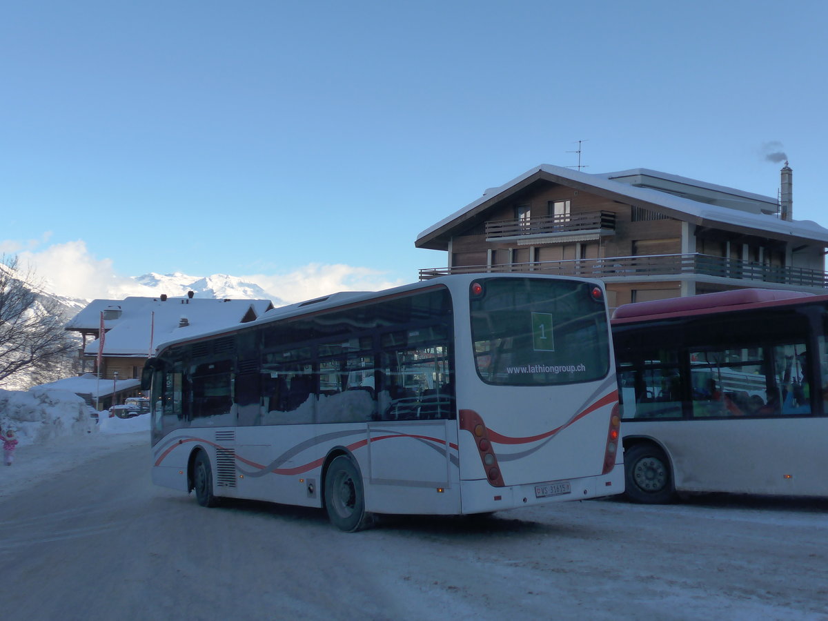 (186'975) - Lathion, Sion - Nr. 20/VS 31'615 - Van Hool (ex CAM Monaco/MC) am 17. Dezember 2017 in Haute-Nendaz, Tlcabine