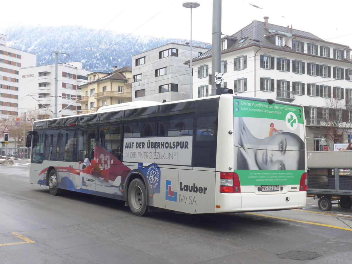 (187'007) - PostAuto Wallis - VS 449'117 - MAN am 17. Dezember 2017 beim Bahnhof Brig