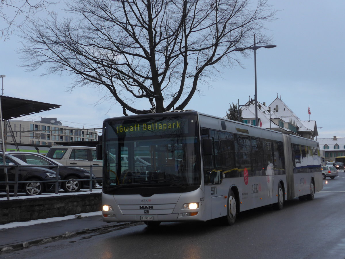 (187'102) - STI Thun - Nr. 120/BE 700'120 - MAN am 18. Dezember 2017 bei der Schifflndte Thun