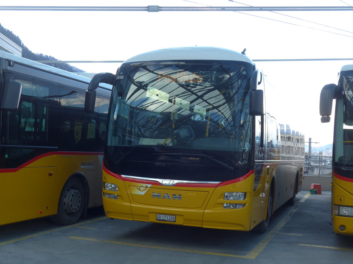 (187'408) - PostAuto Graubnden - GR 173'208 - MAN am 26. Dezember 2017 in Chur, Postautostation