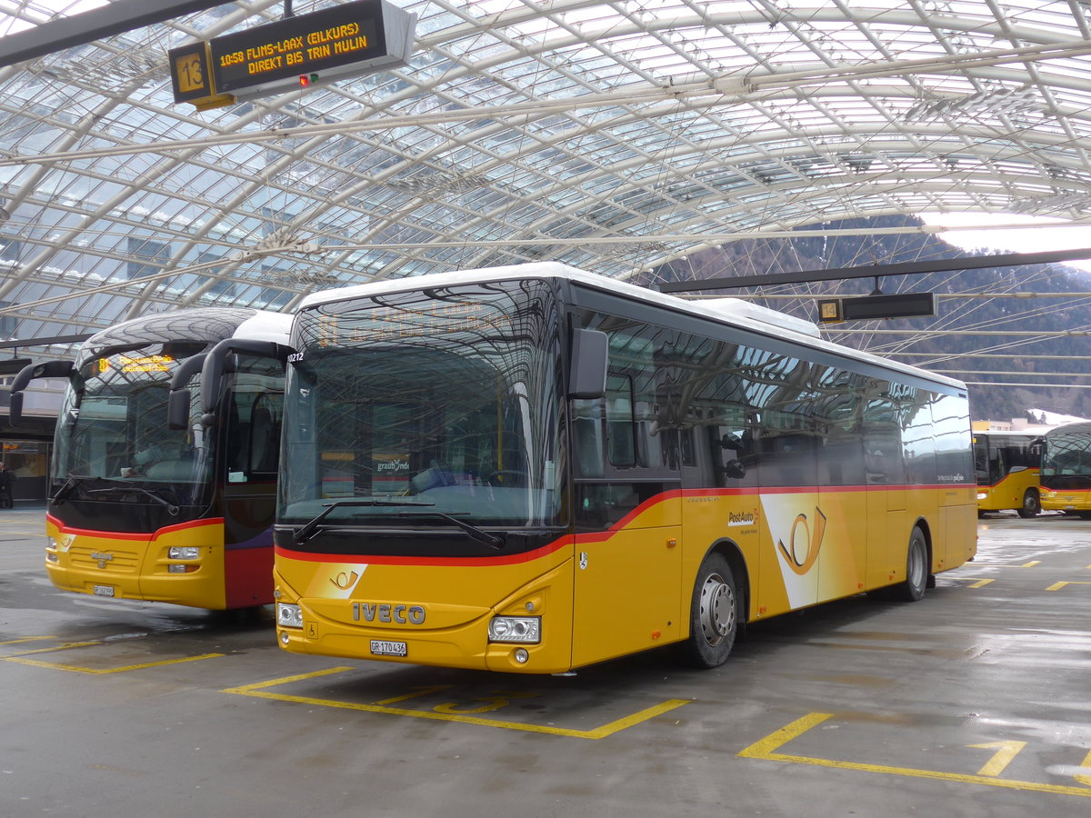 (187'532) - PostAuto Graubnden - GR 170'436 - Iveco am 1. Januar 2018 in Chur, Postautostation