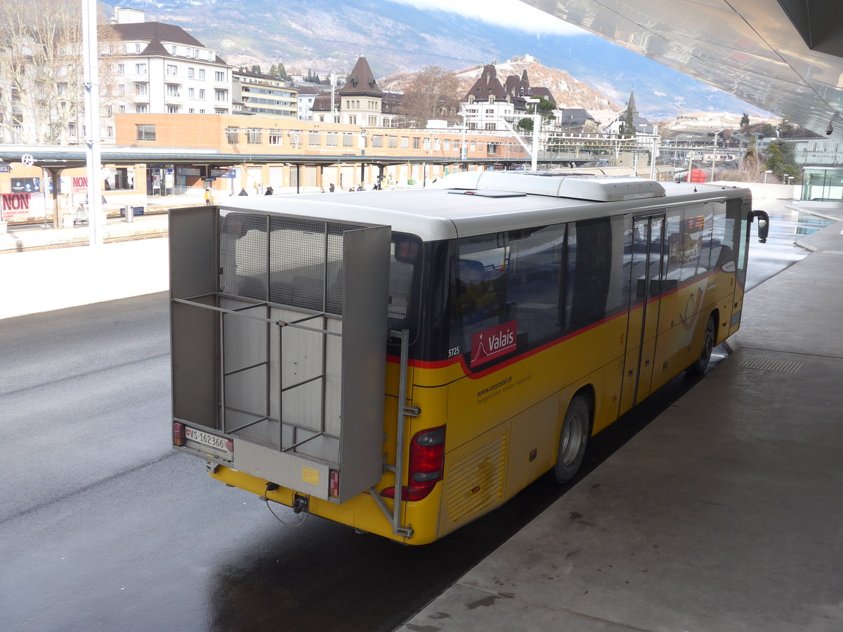 (188'882) - TSAR, Sierre - VS 162'366 - Setra am 18. Februar 2018 in Sierre, Busbahnhof