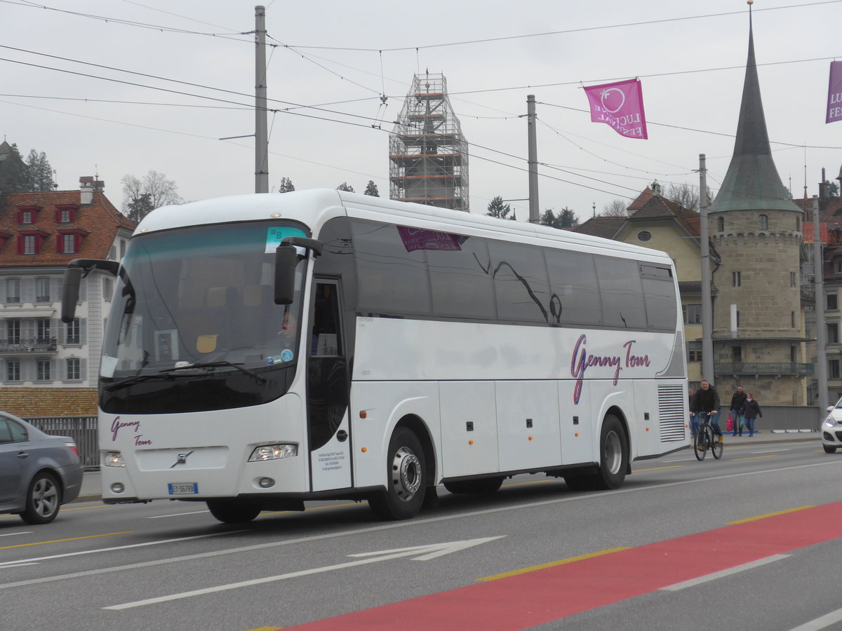 (189'397) - Aus Italien: Genny Tour - EY-367 RB - Volvo/Barbi am 17. Mrz 2018 in Luzern, Bahnhofbrcke