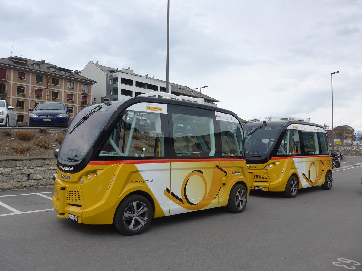 (189'768) - PostAuto Wallis - VS 454'600 + VS 451'600 - Navya am 30. Mrz 2018 beim Bahnhof Sion