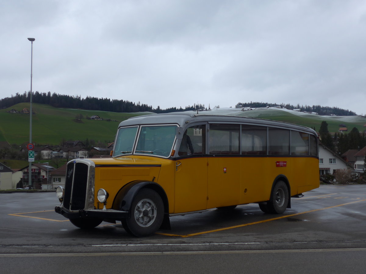 (189'801) - Schlapp, Cottens - FR 300'537 - Saurer/Saurer (ex SATEG, Lausanne; ex P 23'086; ex P 2138) am 1. April 2018 beim Bahnhof Biglen