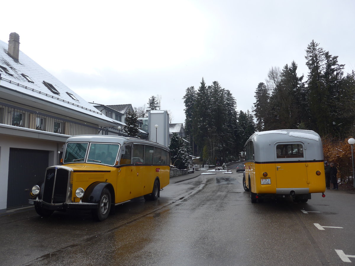 (189'816) - Schlapp, Cottens - FR 300'537 - Saurer/Saurer (ex SATEG, Lausanne; ex P 23'086; ex P 2138) + Wolleb, Embrach - ZH 37'102 - Saurer/R&J (ex Capaul, Feldmeilen; ex M+79'518; ex P 23'067) am 1. April 2018 in Emmenmatt, Moosegg