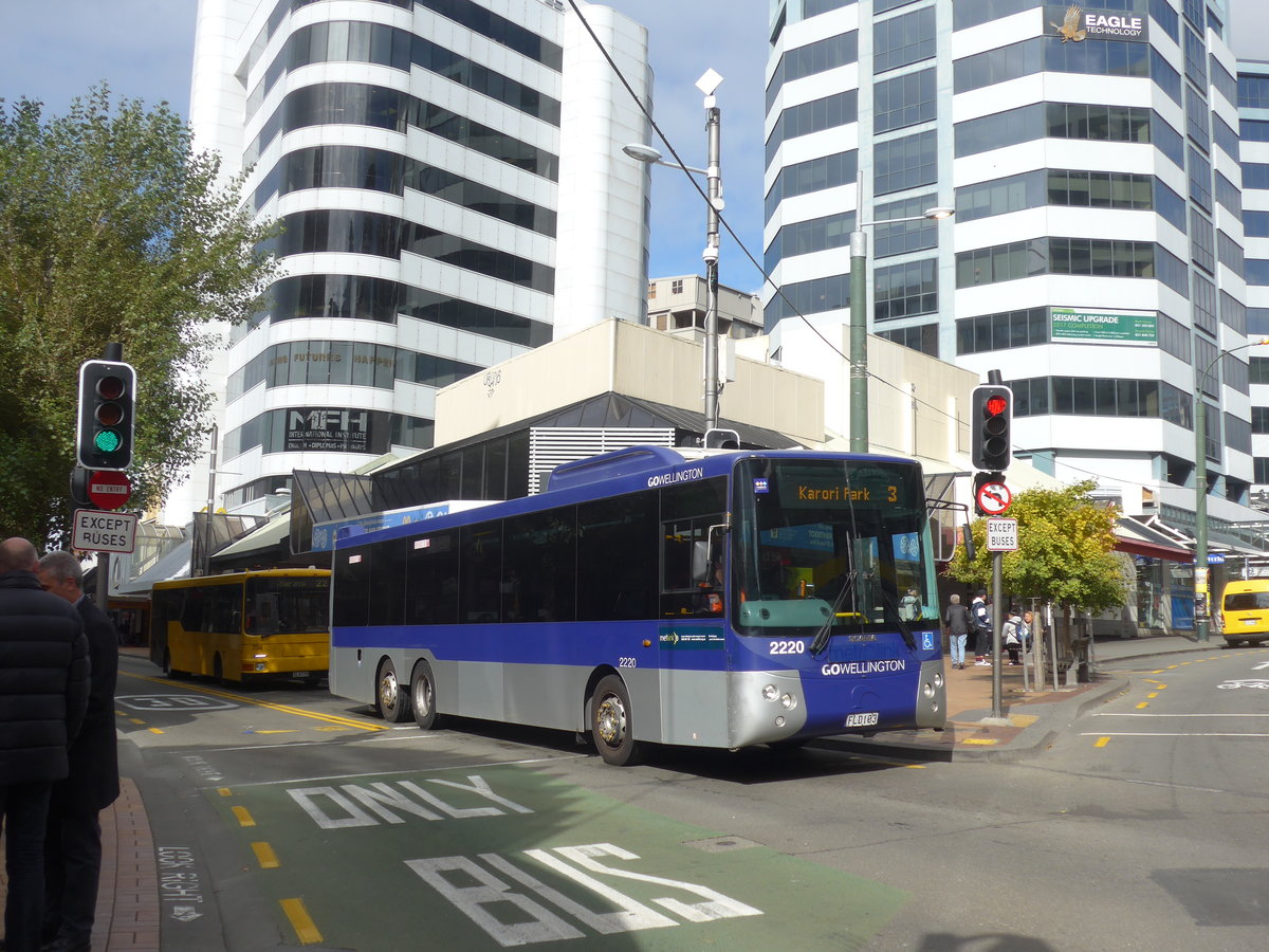 (191'718) - GO Wellington - Nr. 2220/FLD103 - Scania/KiwiBus am 27. April 2018 in Wellington