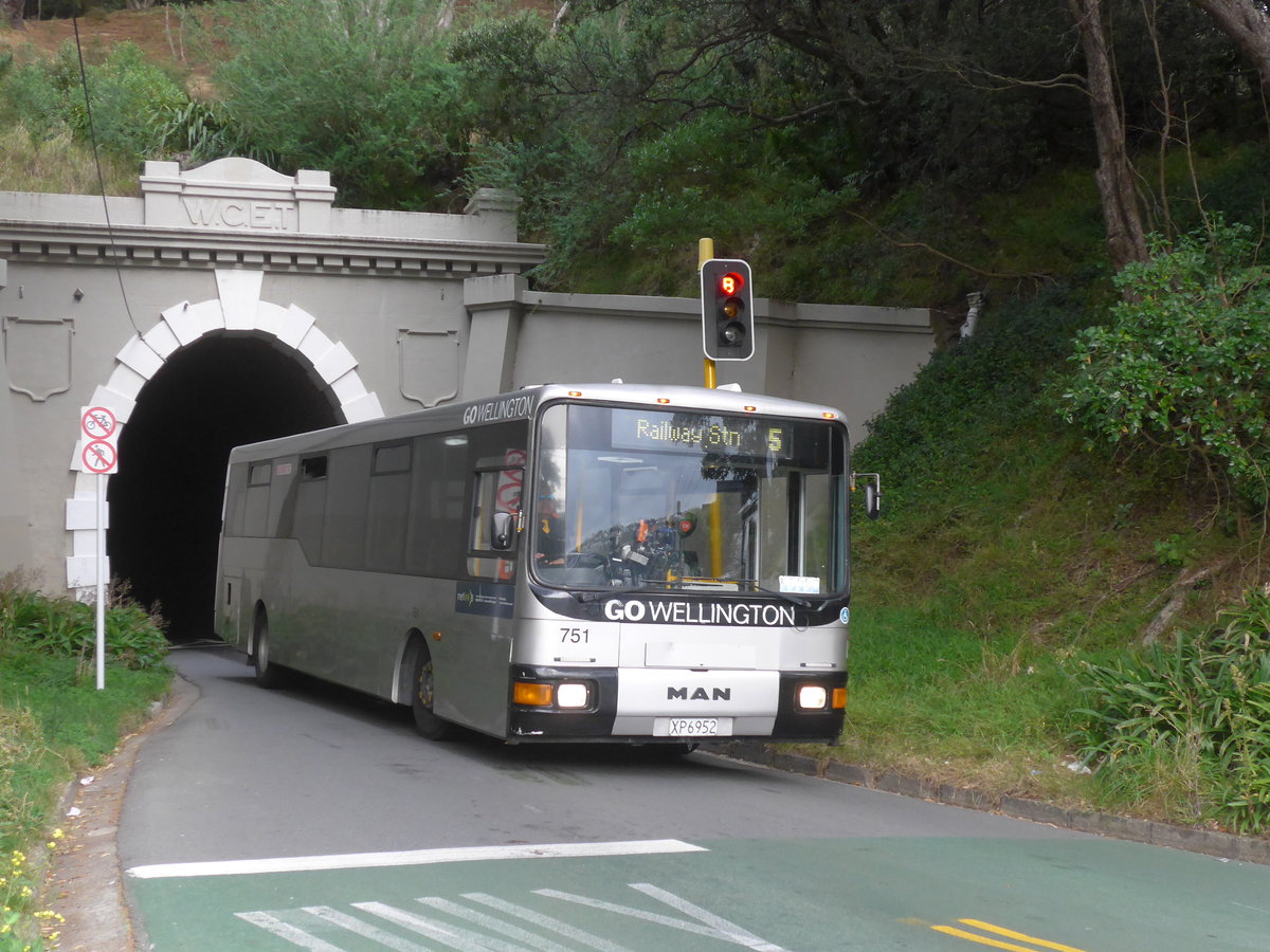 (191'784) - GO Wellington - Nr. 751/XP6952 - MAN/Designline am 27. April 2018 in Wellington, Hataitai Bus Tunnel