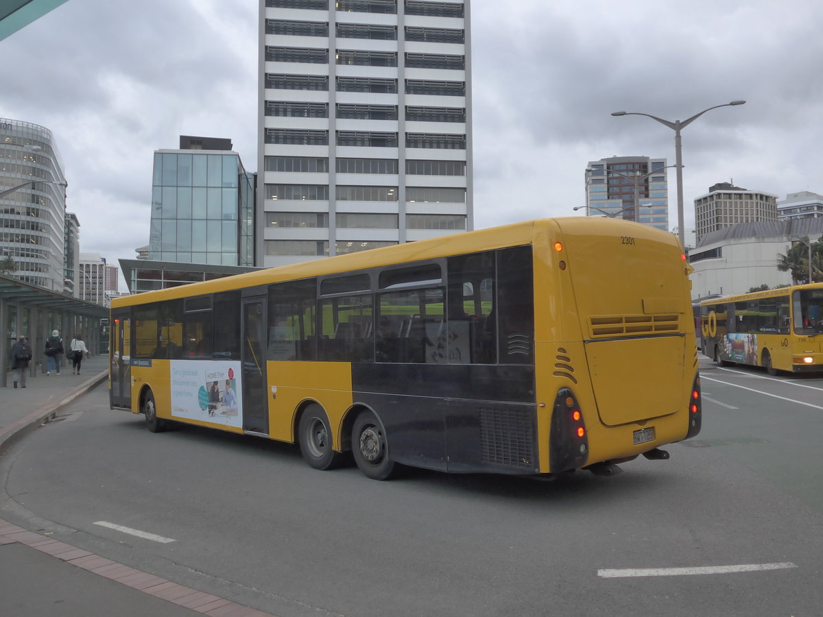 (191'813) - GO Wellington - Nr. 2301/BWT725 - MAN/Designline (ex Red Bus, Christchurch Nr. 685) am 27. April 2018 beim Bahnhof Wellington