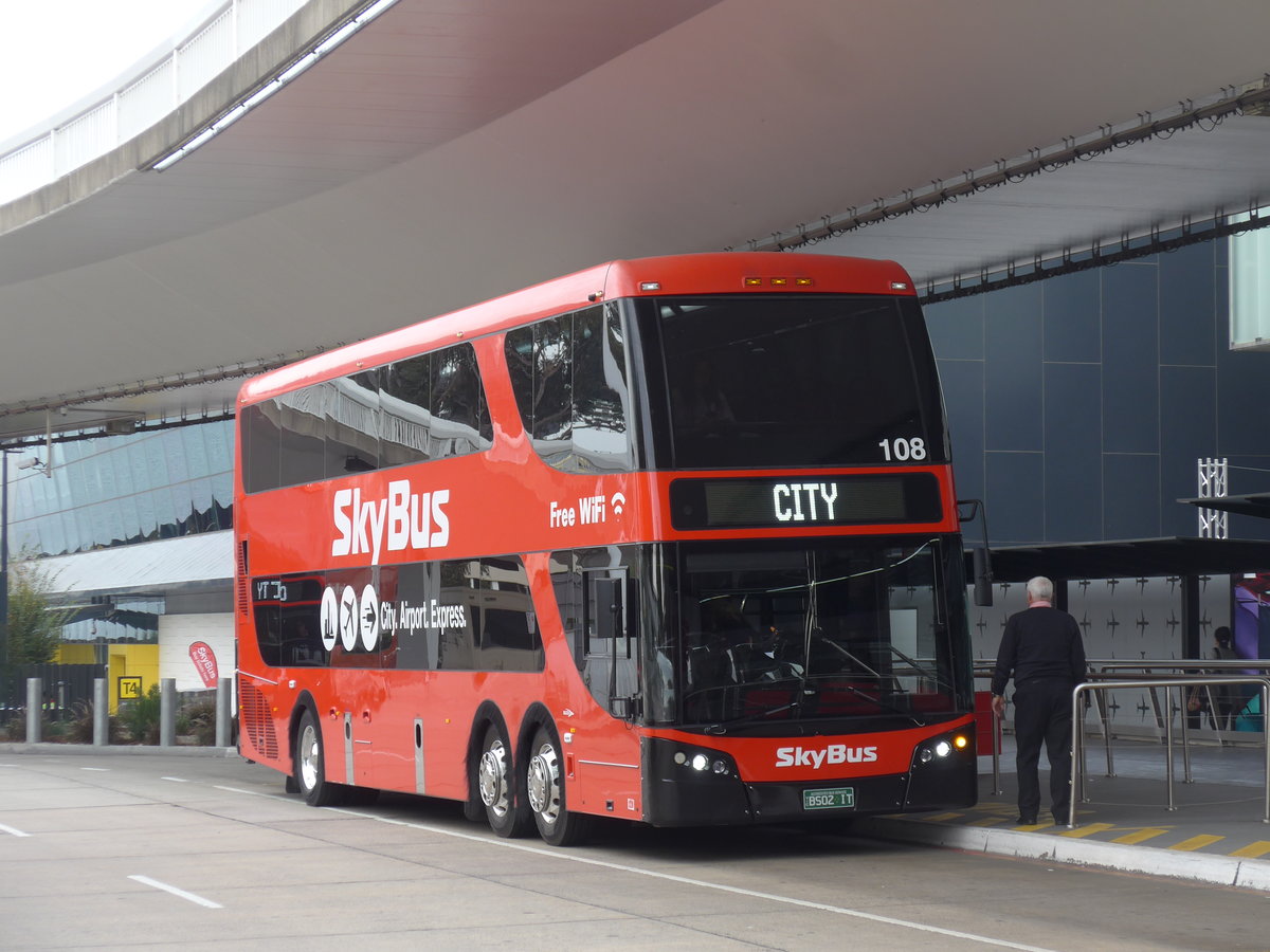 (192'256) - SkyBus, Melbourne - Nr. 108/BS02 IT - Bustech am 2. Mai 2018 in Melbourne, Airport