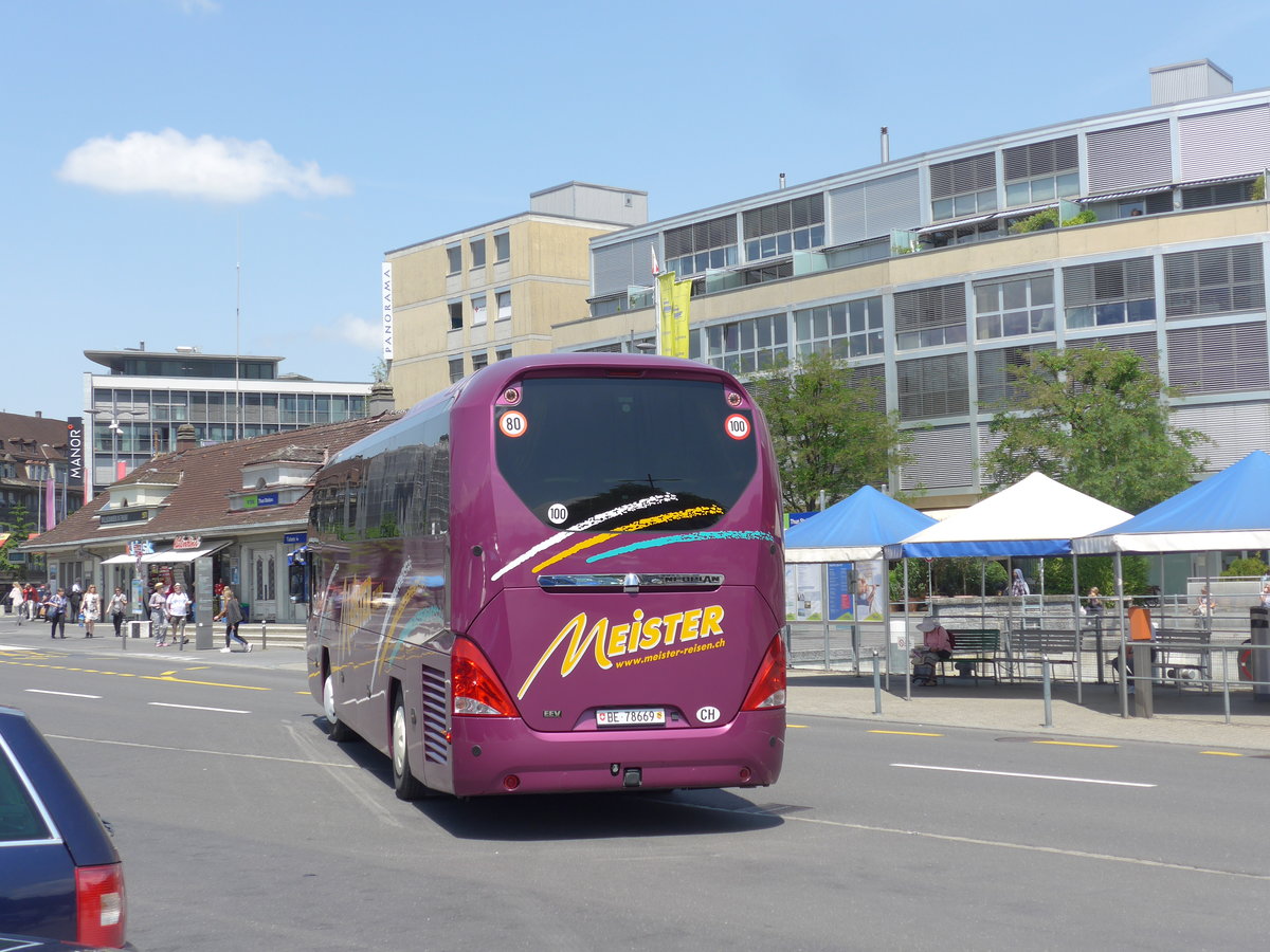 (193'633) - Meister, Thun - BE 78'669 - Neoplan am 30. Mai 2018 beim Bahnhof Thun