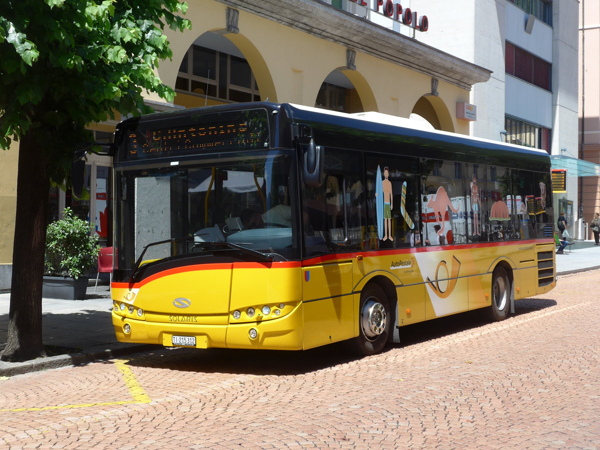 (193'865) - AutoPostale Ticino - TI 215'312 - Solaris am 9. Juni 2018 beim Bahnhof Bellinzona