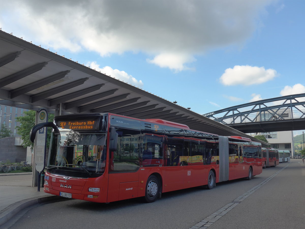 (194'100) - Autokraft, Kiel - KI-DB 937 - MAN am 18. Juni 2018 beim Bahnhof Freiburg