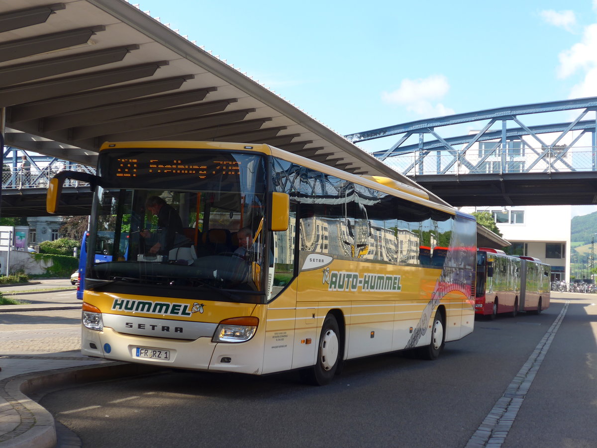 (194'132) - Hummel, Kirchzarten - FR-RZ 1 - Setra am 18. Juni 2018 beim Bahnhof Freiburg